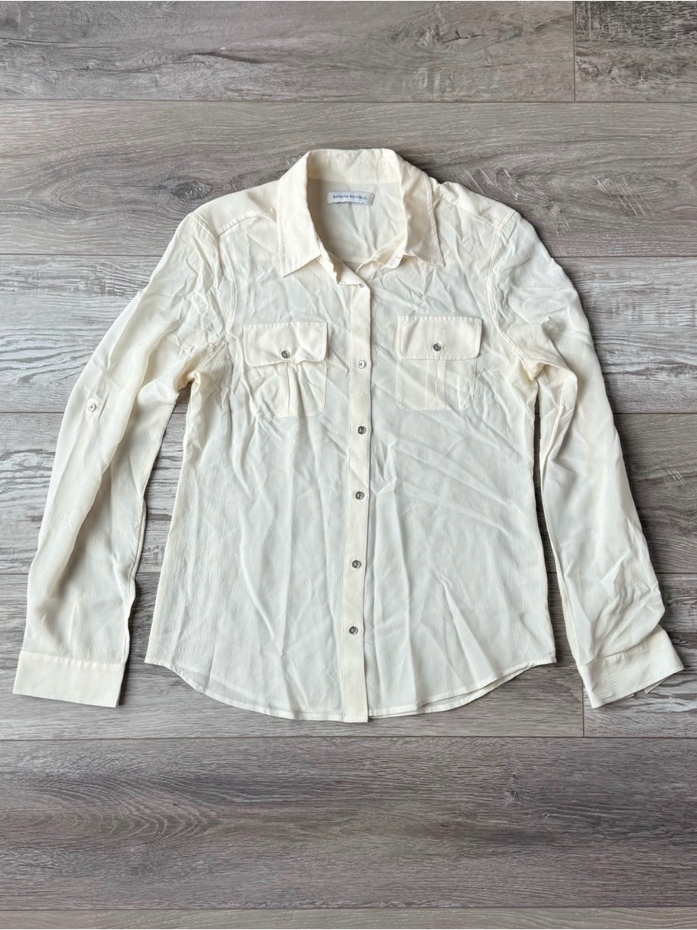 Banana Republic Ivory Silk Button Down Blouse Long Sleeve Size 6